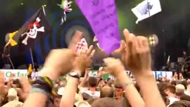 [图]Yeah Yeah Yeahs - Live at Glastonbury [2009-06-28]