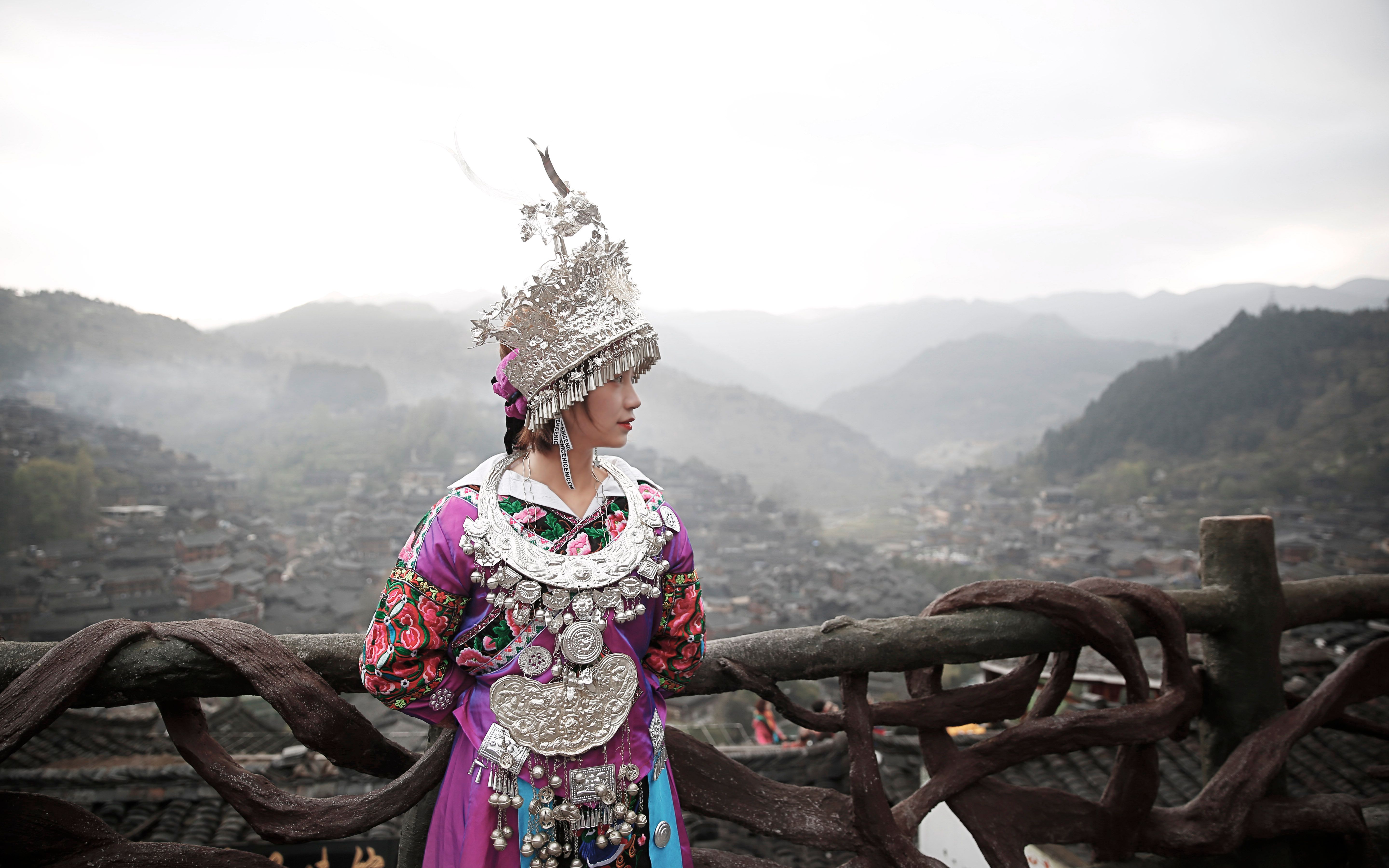 【旅行】贵州黄果树荔波大小七孔西江千户苗寨世界上最大的苗族聚居地,三日旅行拍摄短片,黔西南旅行黄果树瀑布游览.青岩古镇美食展览哔哩哔哩...