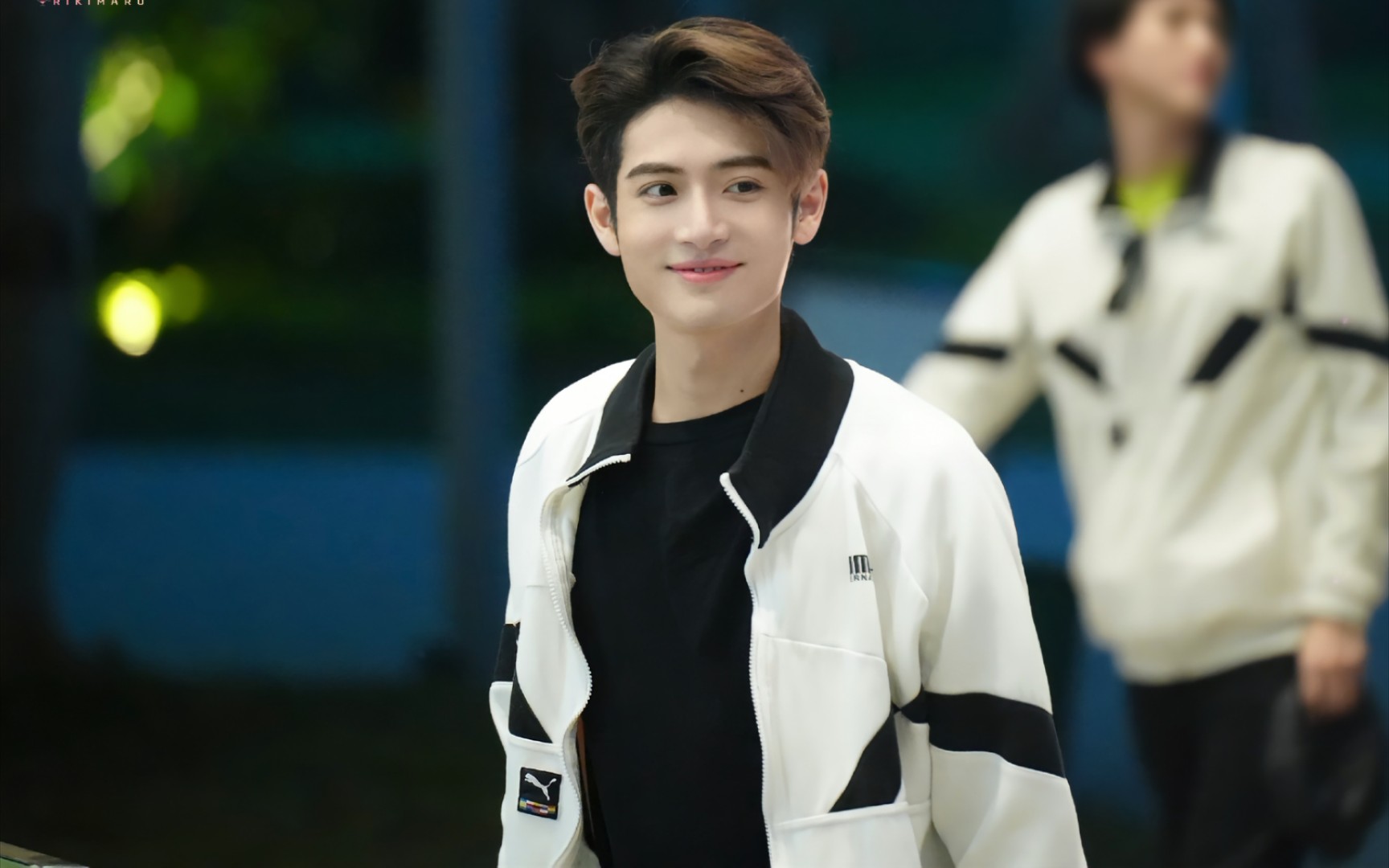 【into1力丸】 一杯火焰> 独唱cut  上下班美图回顾 #祝我们的riki