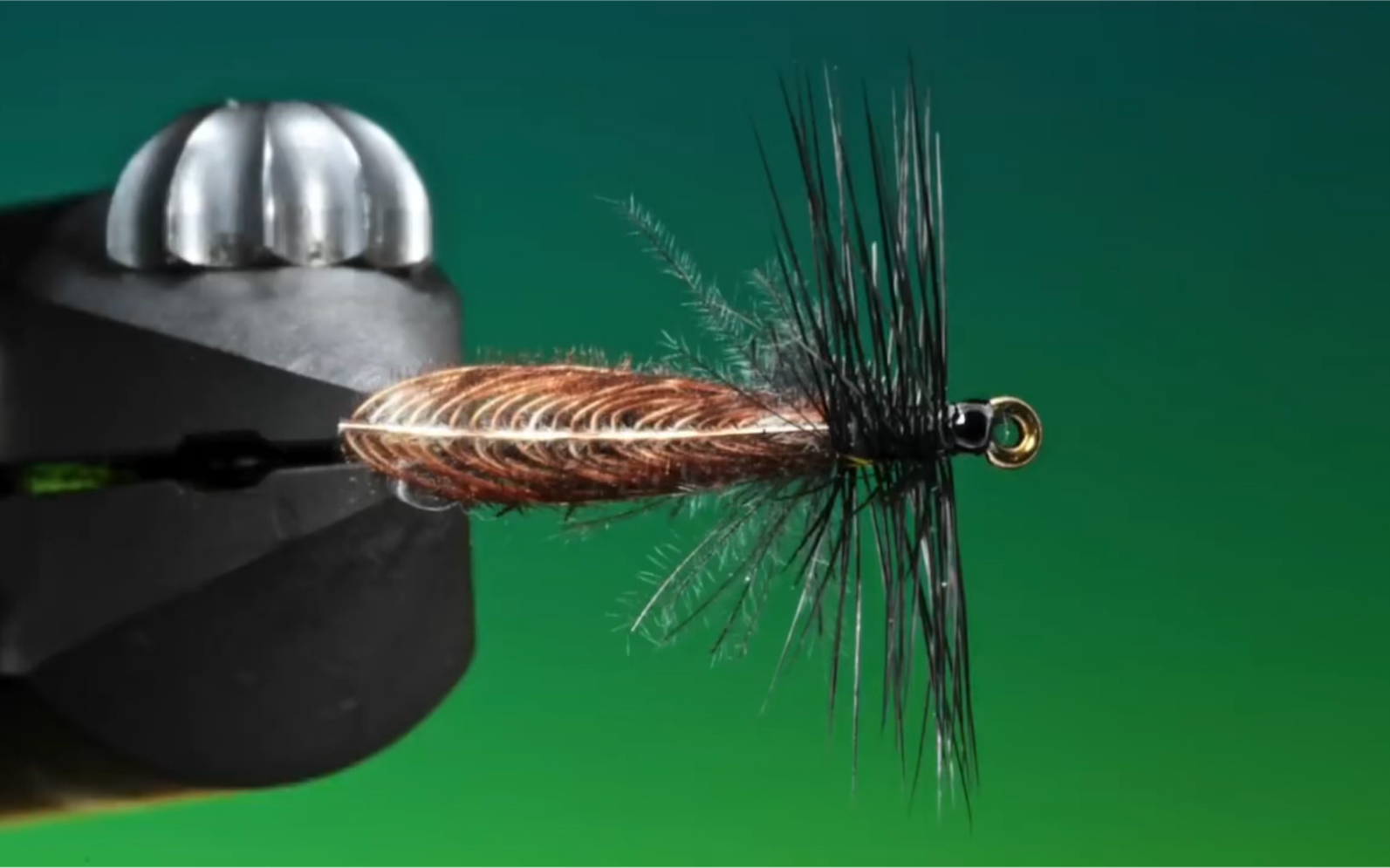 [图]飞蝇毛钩绑制教程-干式毛钩 Fly Tying the wonder wing stonefly with Barry Ord Clarke