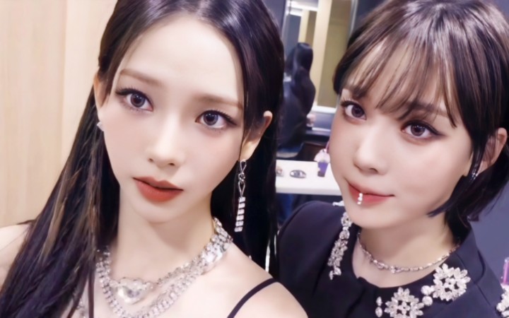 柳智敏金玟庭台下美神怼脸