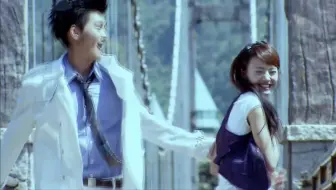 “经济上行期的青春偶像剧，OST全部都是量身定做主演自己唱的，与剧情配合的恰到好处”