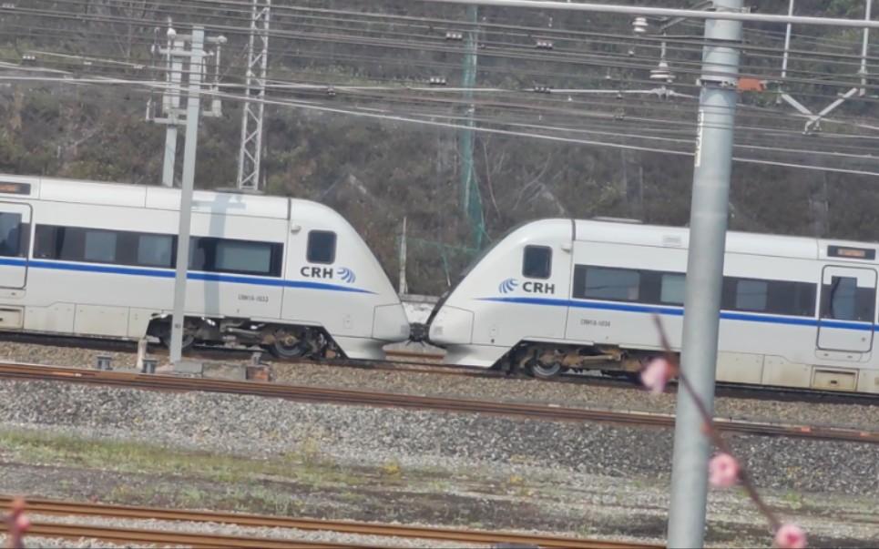 宁蓉铁路,重联crh1a担当的d366次武汉至成都东进重庆北站!