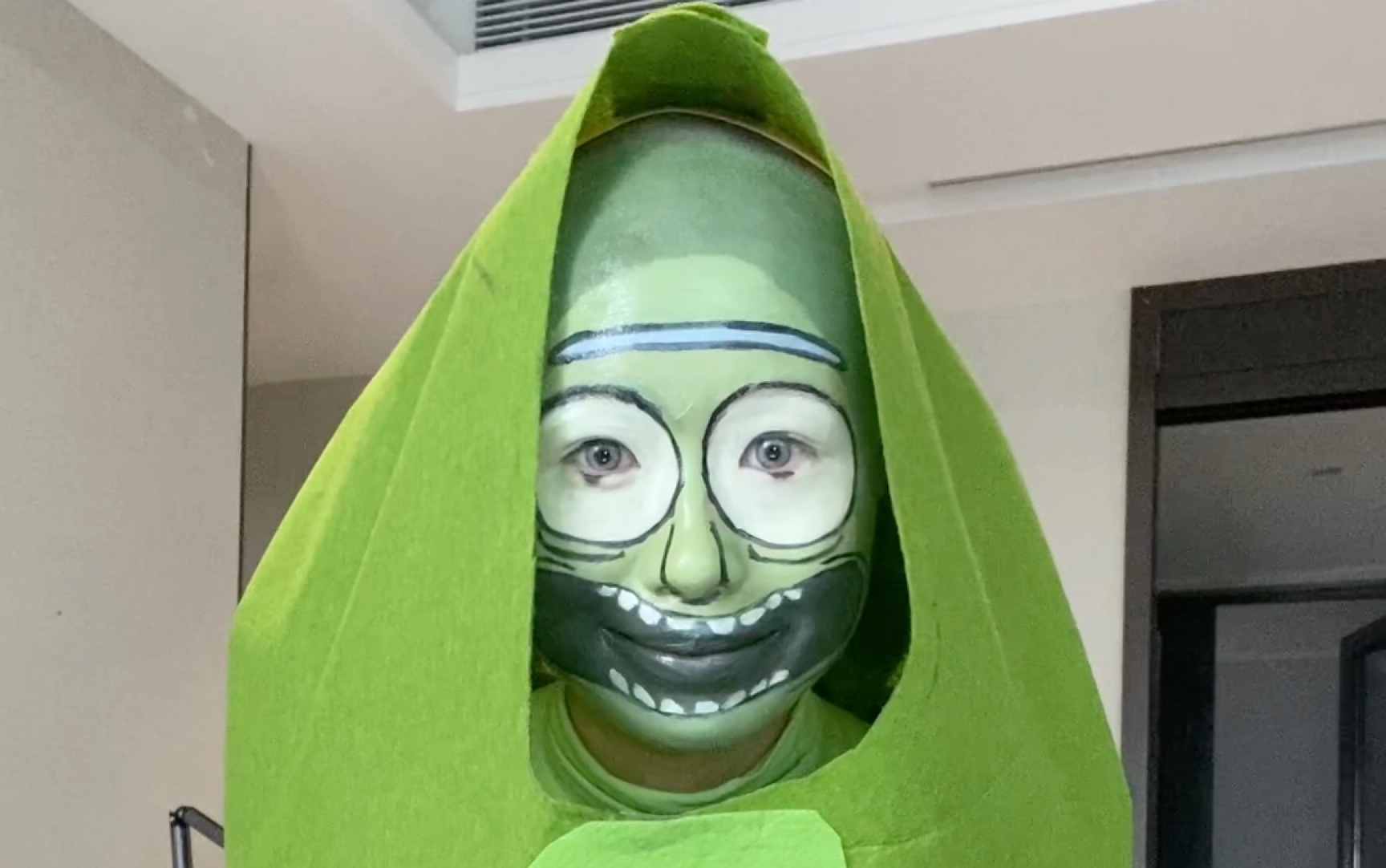 cos腌黄瓜瑞克出街打卡好利来vlog|成都人民真包容呀