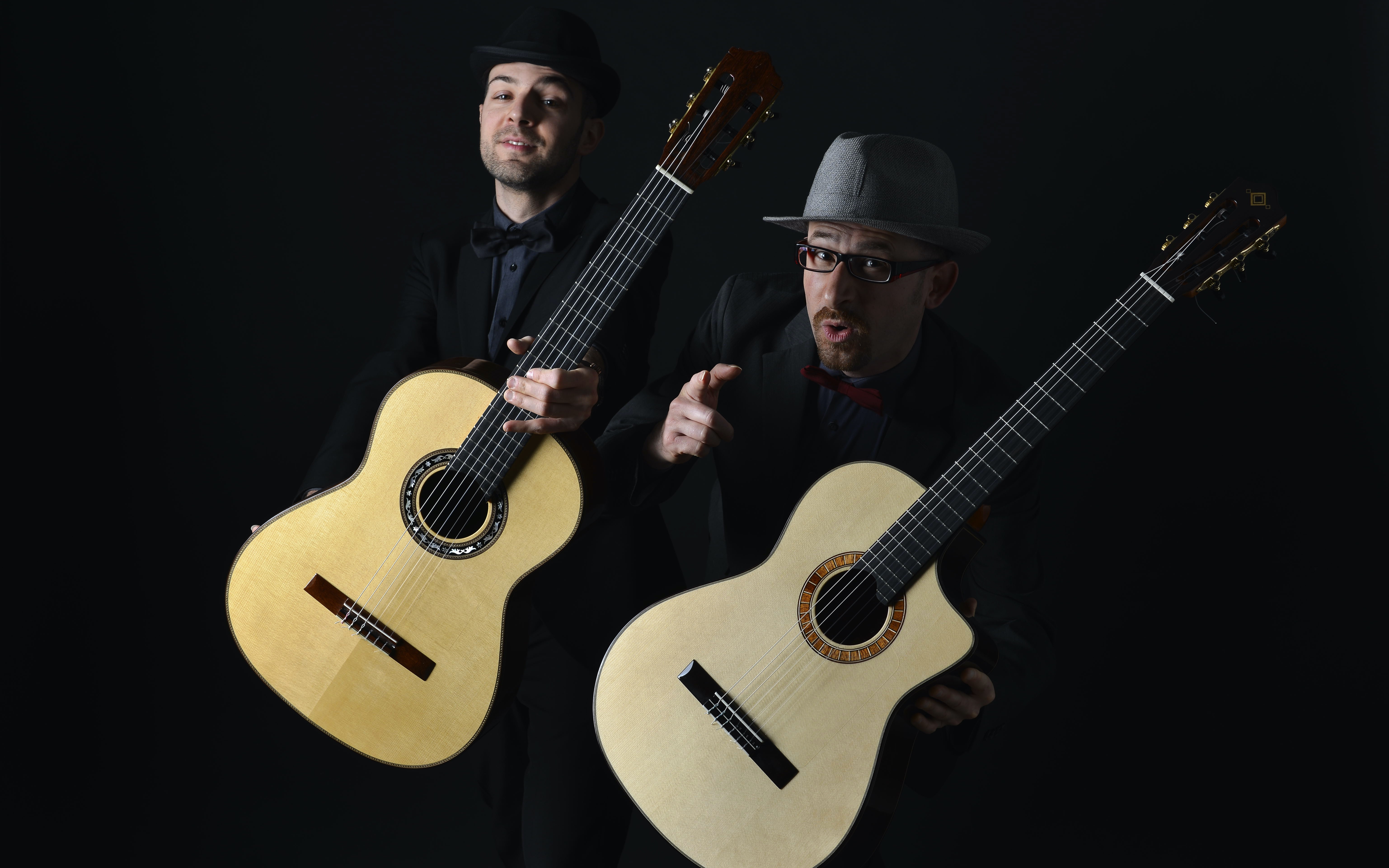 布鲁斯克斯吉他二重奏 演奏《minor swing》【martinez】玛丁尼吉他