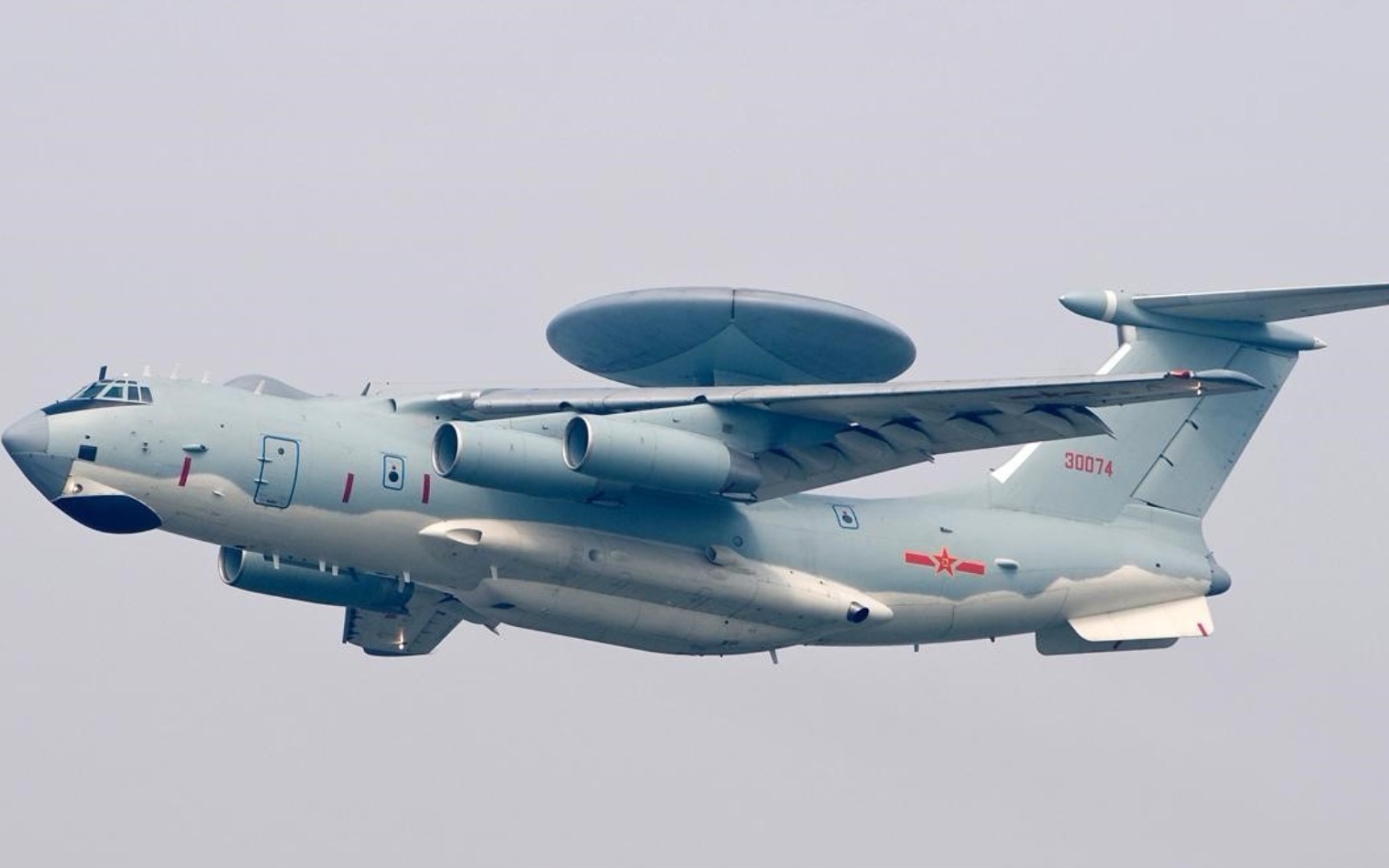 空警-2000的"大圆盘"里装备有3座相控阵雷达,从技术