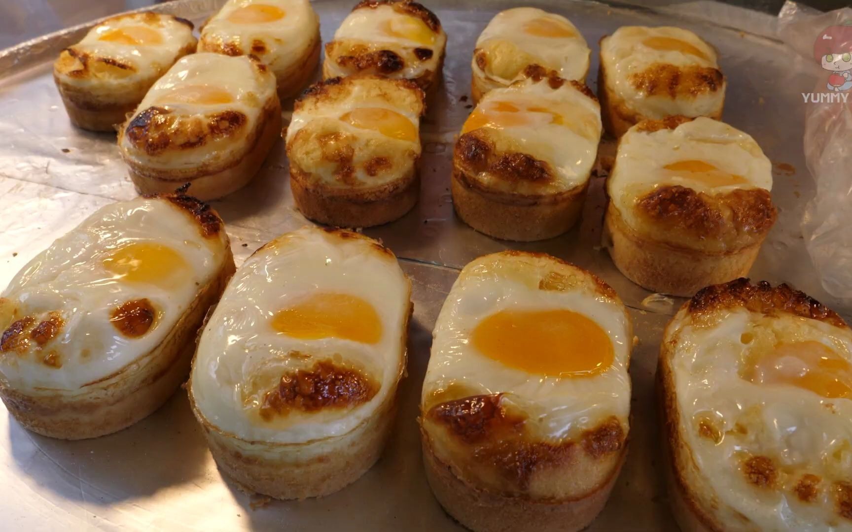 滋润的半熟鸡蛋面包 - 钟路3街egg bread, ケランパン, 鸡蛋面包, 1