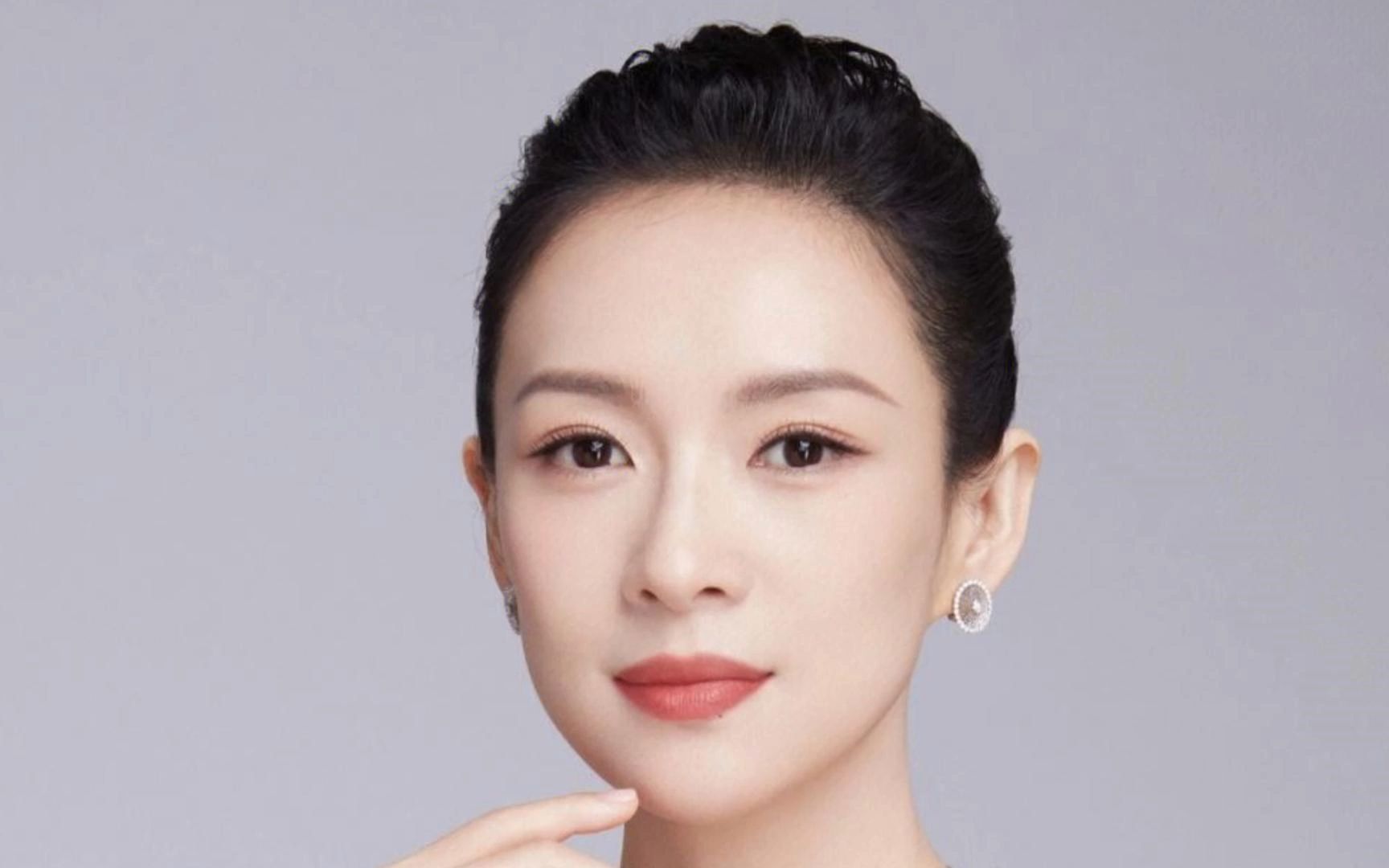 章子怡 也许你一辈子没有爬到过珠峰的山顶,但是你心中一定要有一座