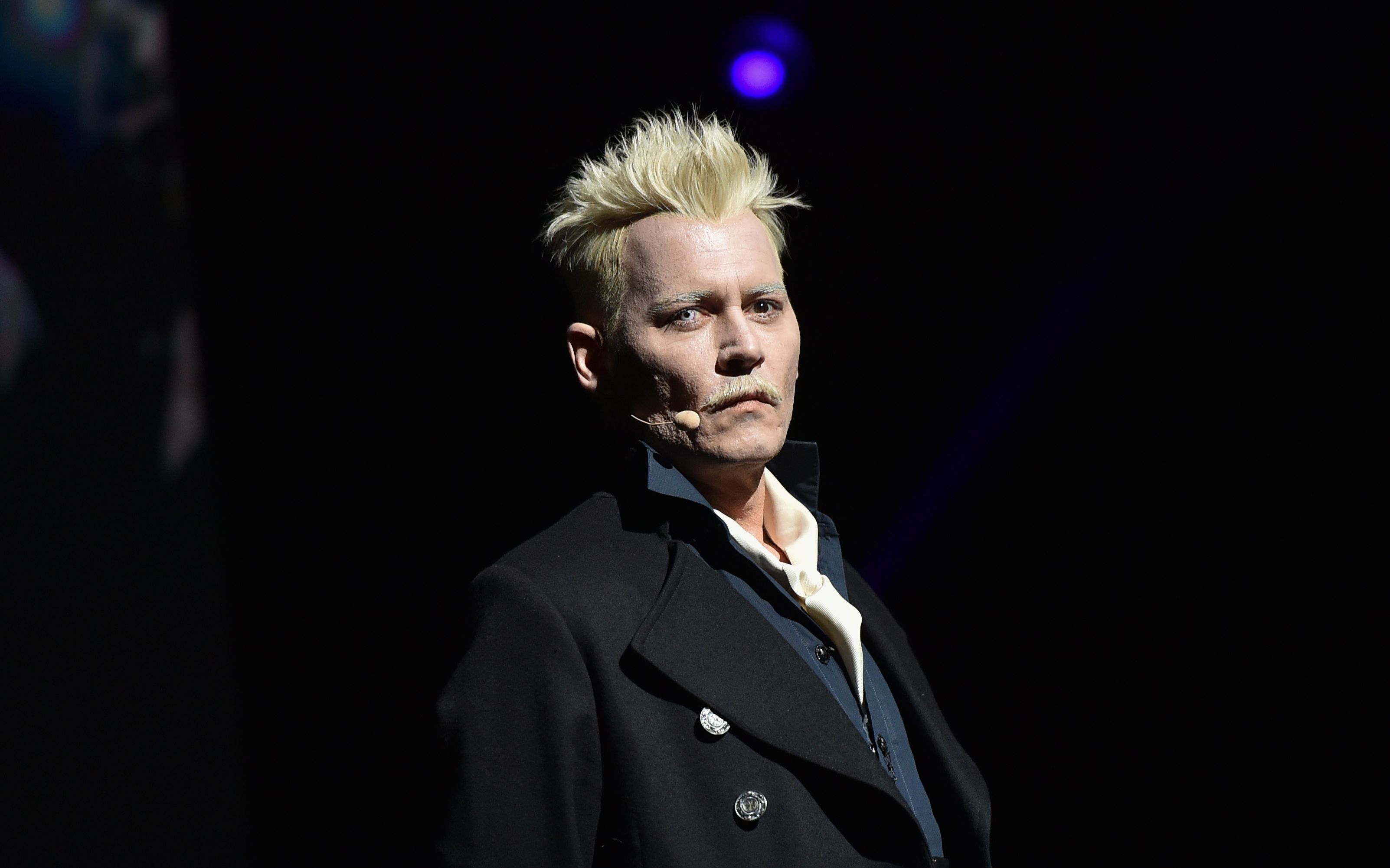 【娇妮待扑字幕组】20180721 约翰尼德普化身格林德沃空降 sdcc_哔哩