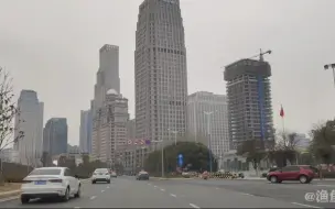 Télécharger la video: 初到江西的第一大城市，在全国是不是太低调了，感觉这里发展迅猛