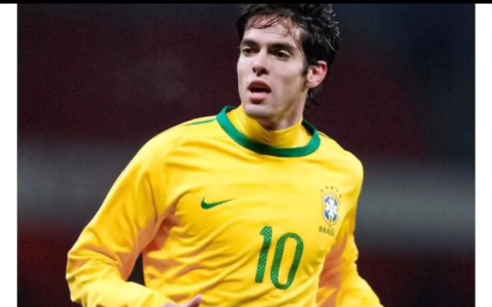 今天看了眼卡卡的ins,我的妈呀我的足球初恋变成了帅大叔……