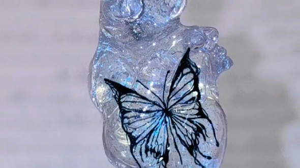 蝴蝶心脏滴胶树脂项链