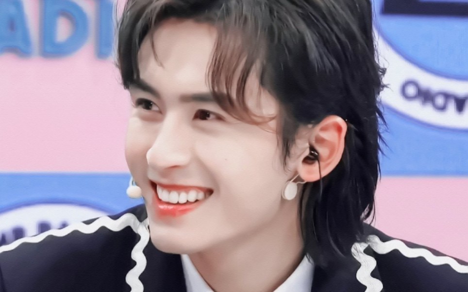 张哲瀚说好了mv长发张老师真的好好看