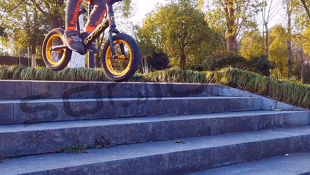 活动作品挑战五级台阶飞跃sooibe书比骑士用实力说话滑步车儿童平衡车