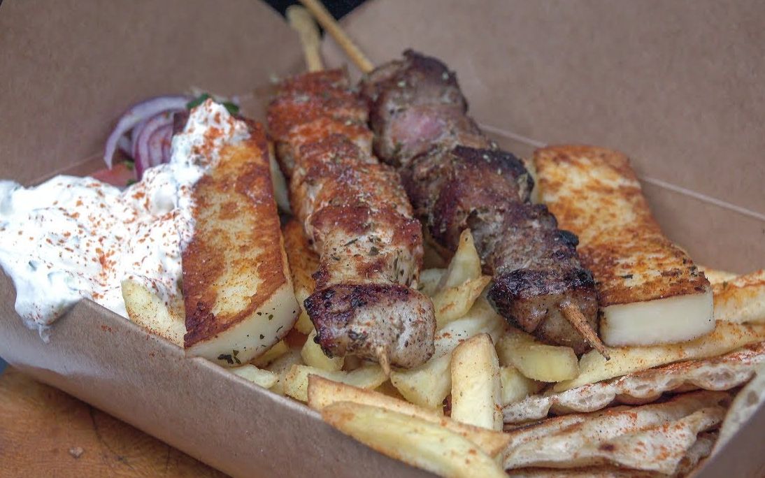 【伦敦街头美食】来自希腊的苏夫拉基烤架,美味的大串肉串.