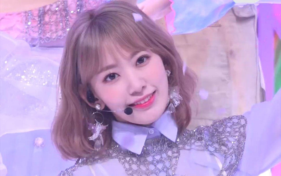 【izone】《violeta》宫脇咲良小樱花sakura竖版直拍(190401)_哔哩