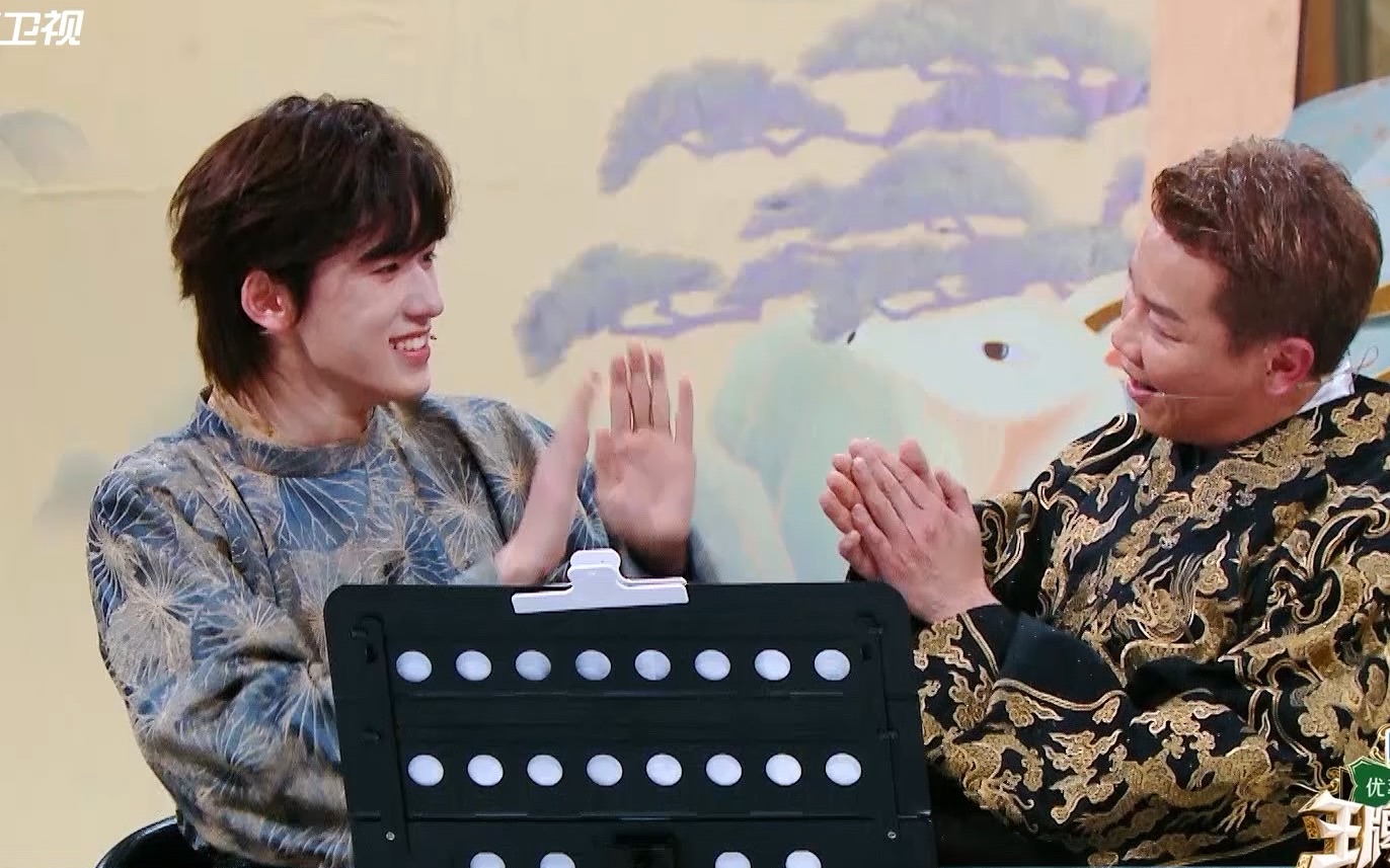 【王牌对王牌8】陶喆送宋亚轩的见面礼是耳返