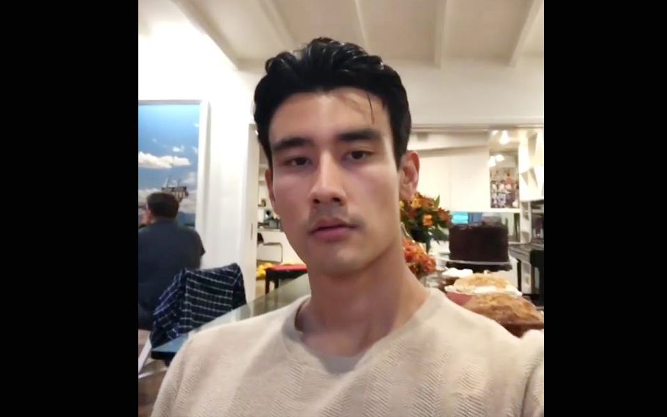 实习医生格蕾演员alexlandi刚更新的insta视频我怀疑哥哥现场开车