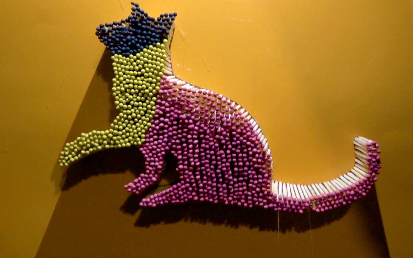 艺术家用1000根火柴制作出一只猫,看到最后,呈现出来的作品太美了!