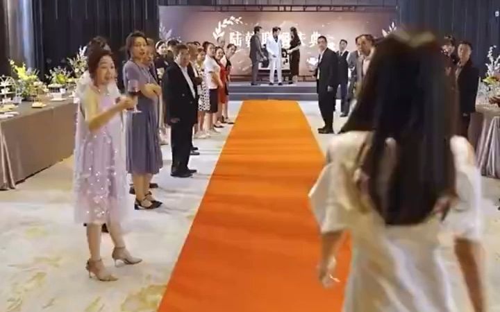 [图]《闪婚绝色女总裁》短剧全集02