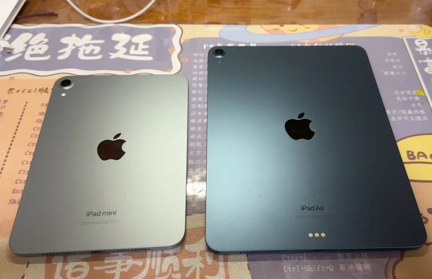 蓝色 iPadmini7 和 air5 的简单对比和配件壁纸分享~哔哩哔哩bilibili