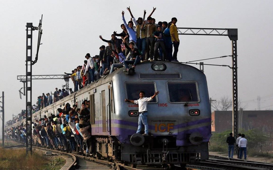 印度火车是怎样的体验,孟买火车比想象中的还另类_哔哩哔哩 (゜-゜)つ