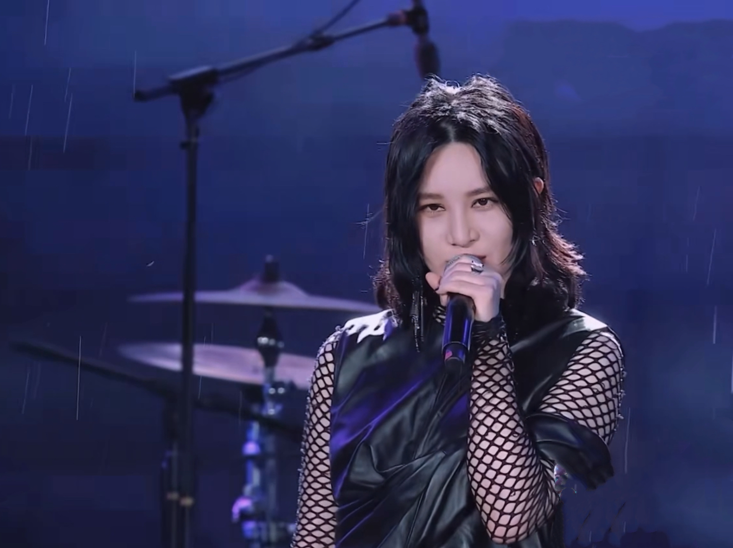 尚雯婕梦女合集:台下淡淡水豚 台上女王驾到