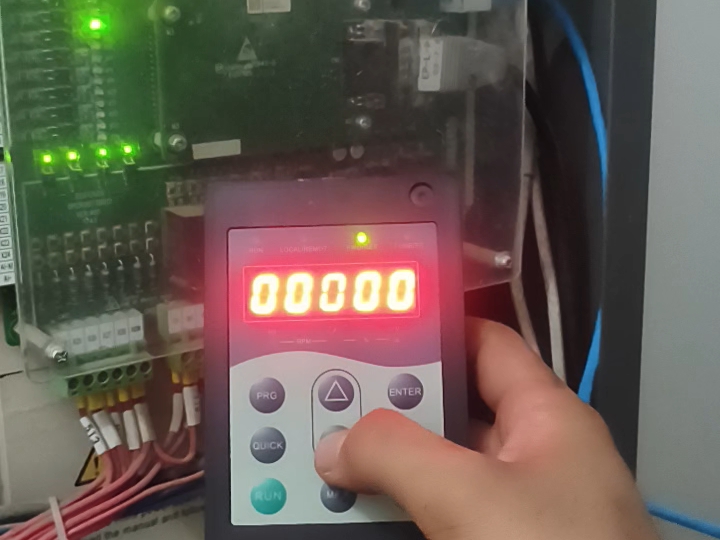 默纳克nice3000+系统。使用服务器进行随机运行次数,锁外呼,锁厅门操作