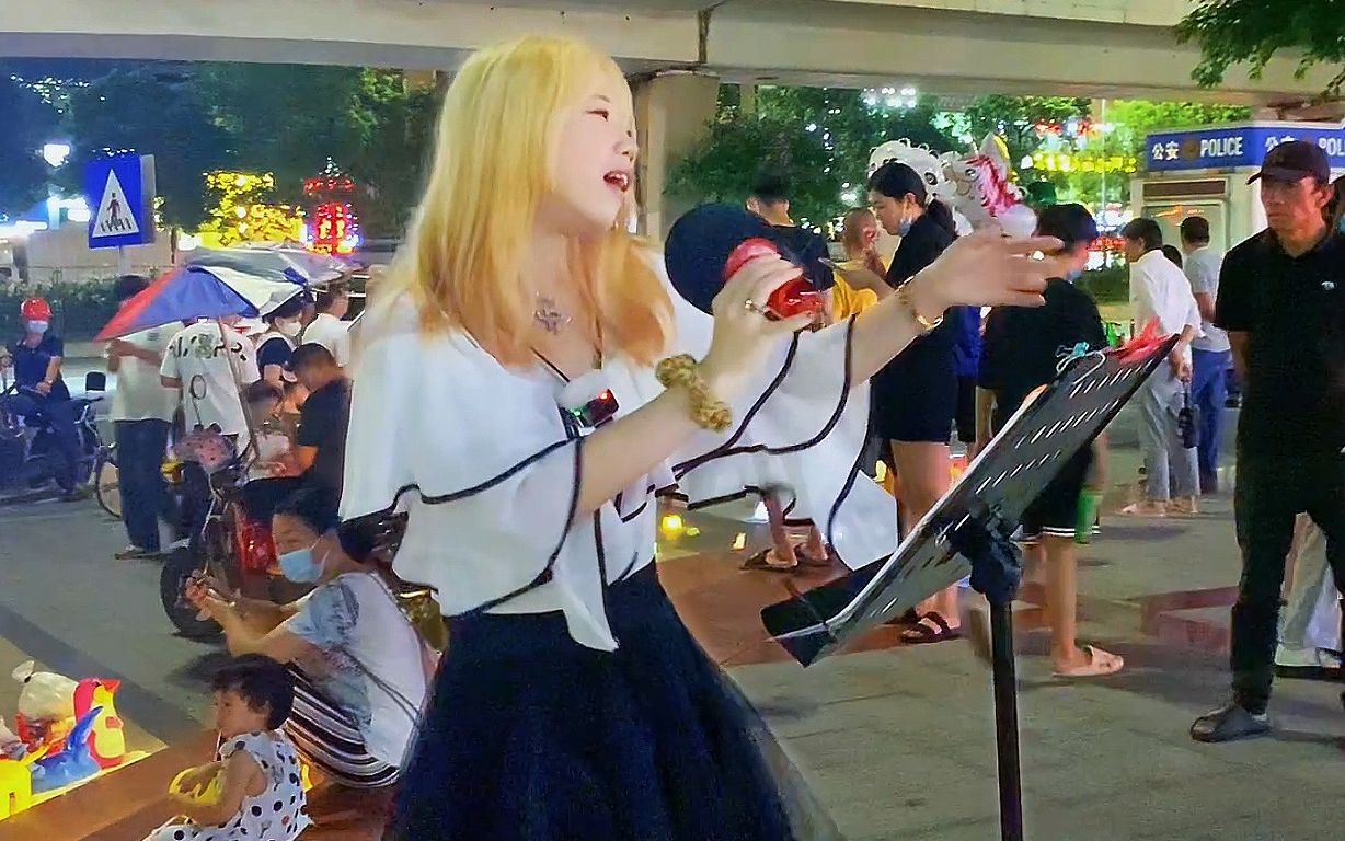 [图]爷青回！街头唱《灌篮高手》三连曲，路人喊“我想打篮球”！