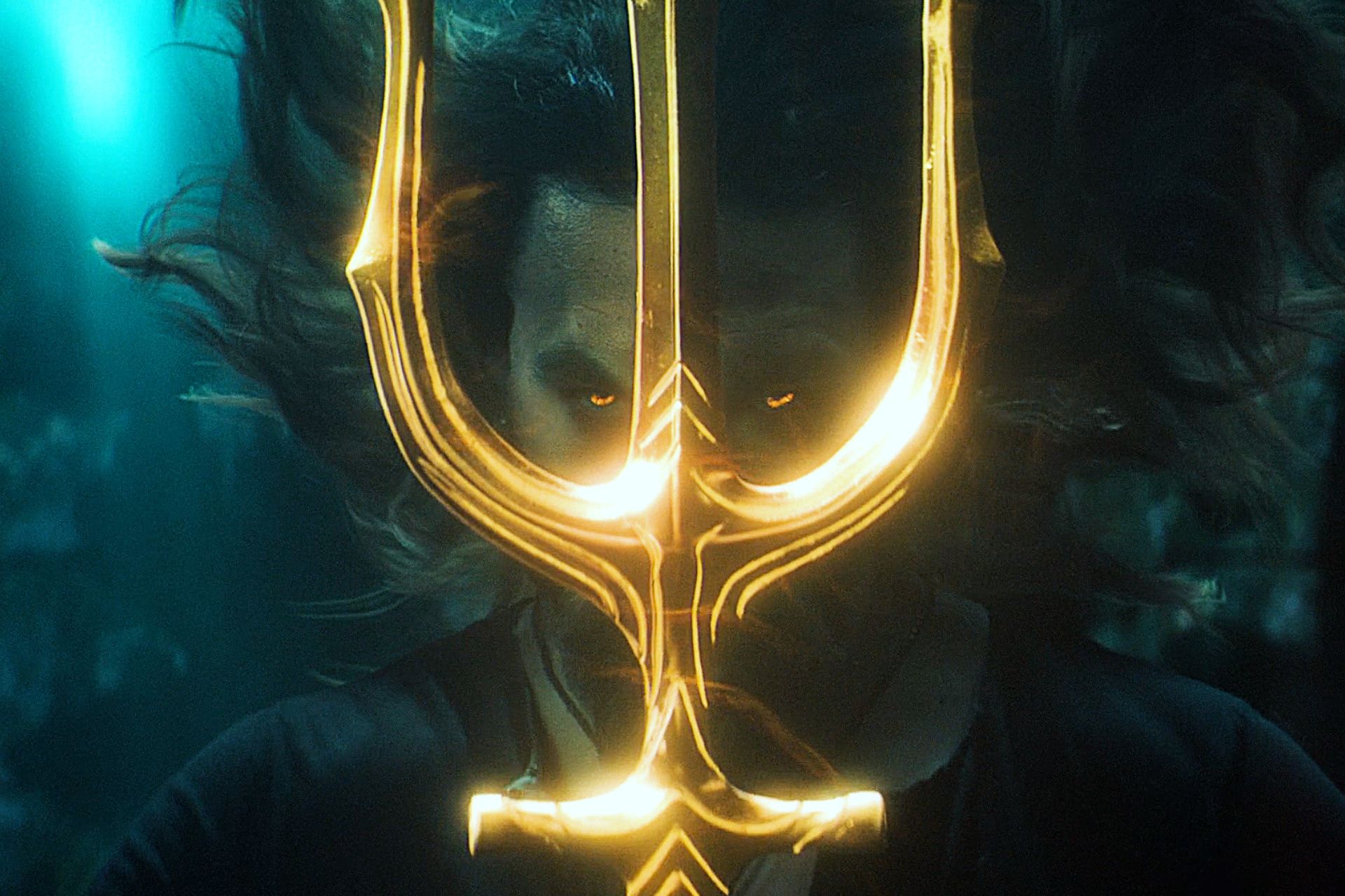 海王的高光时刻,拿到黄金三叉戟轻松击败奥姆王