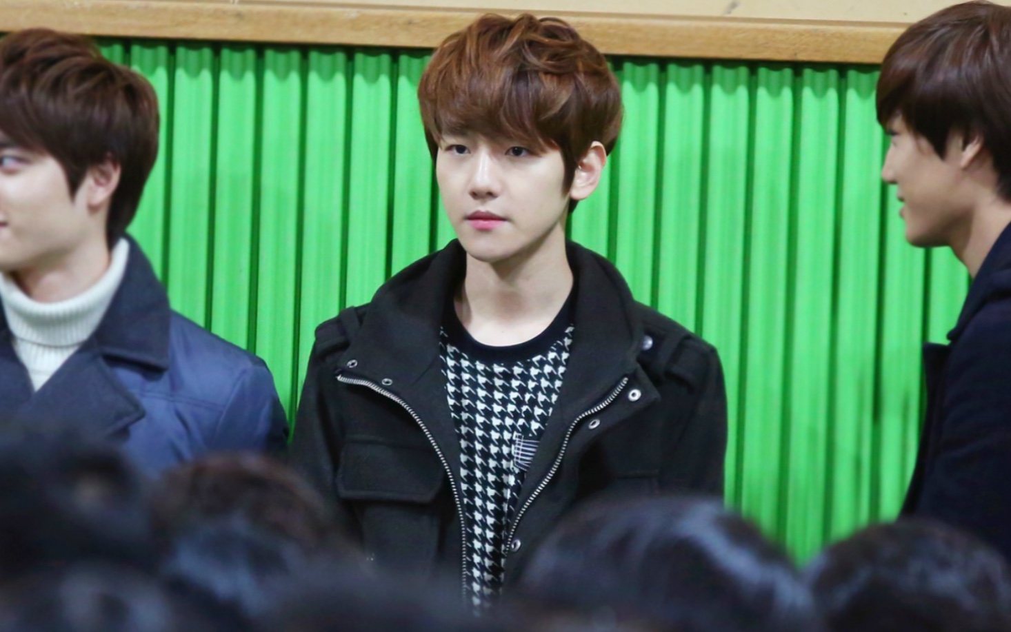 130207 边伯贤 - 毕业典礼狗勾_哔哩哔哩 (゜-゜)つロ 干杯~-bilibili