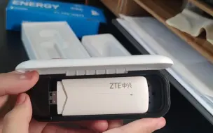 Télécharger la video: 中兴ZTE F30随身wifi开箱