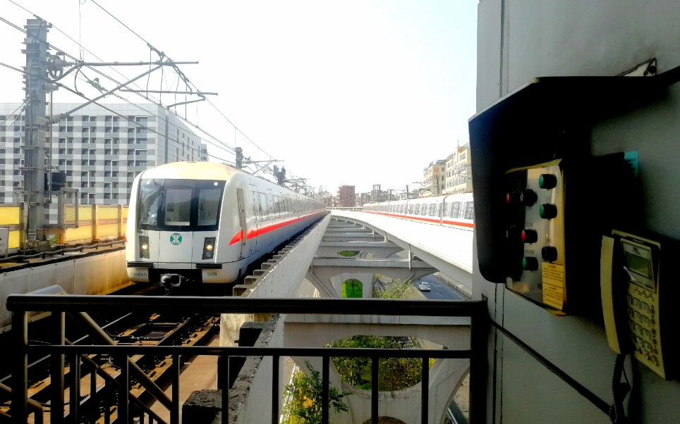 深圳地铁1号线126车进后瑞站(往罗湖方向)