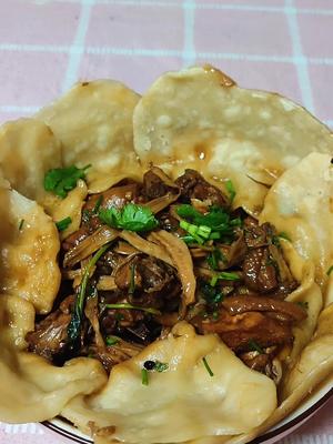 小鸡锅贴来了,在家也能吃上一锅热乎乎的锅贴饼