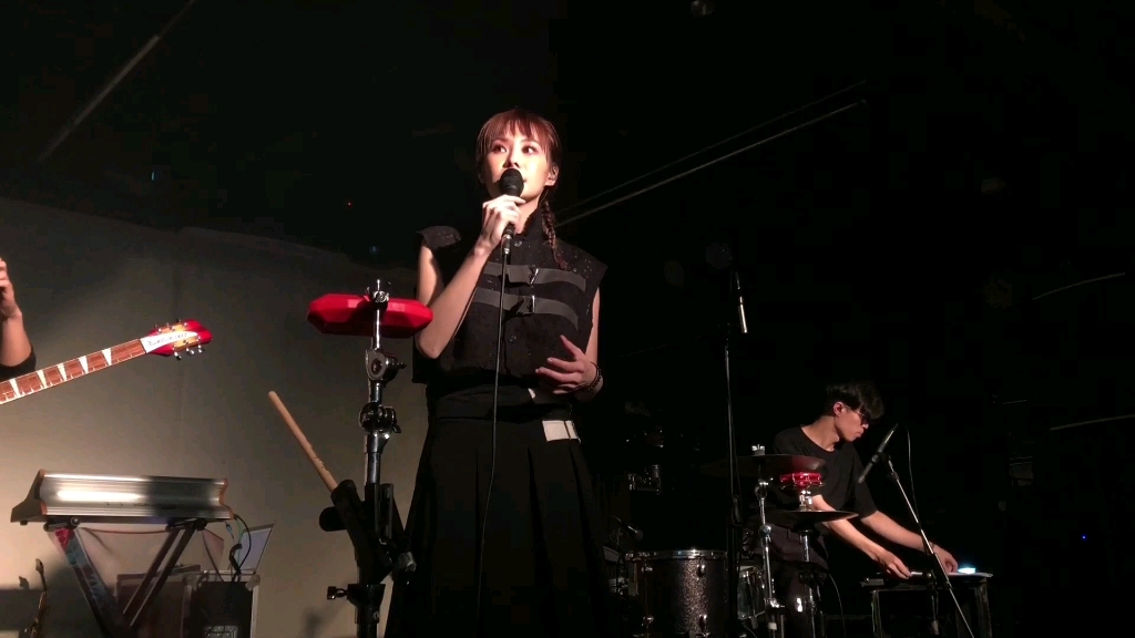 [图]郑宜农 cover 《欲走无路》Live 20181231 再见2018趋光演唱会