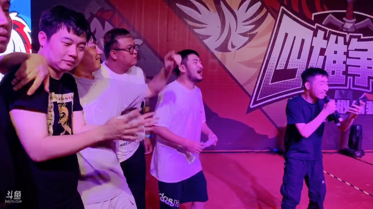 丫丫代播团建之茄子寅子唱歌各主播同台
