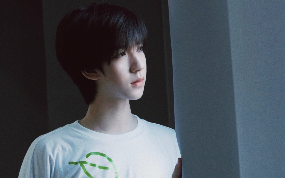 【贺峻霖】这清冷感绝了!