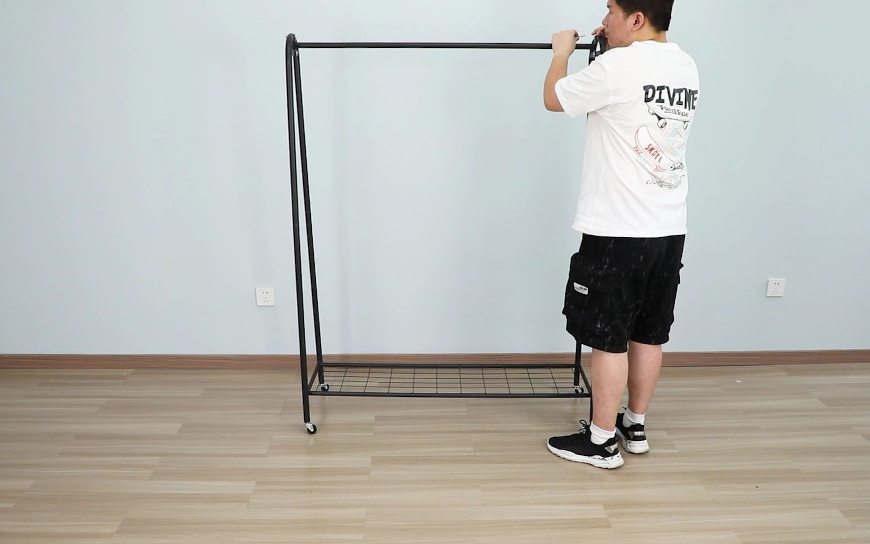 a型150款衣帽架安装视频