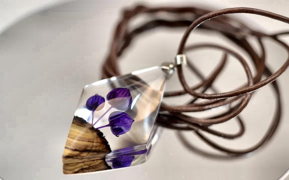 [搬] resin art 惊人的女性环氧树脂花项链 - 树脂艺术 - diy_哔哩