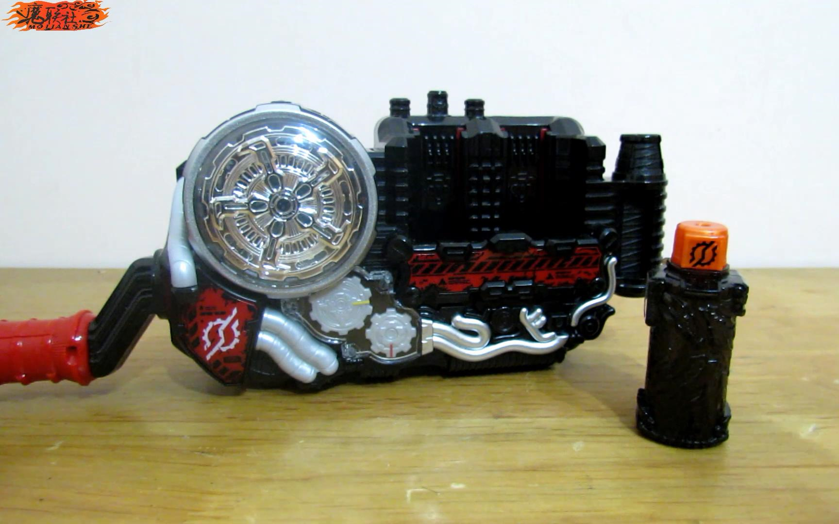 假面骑士build 最终绝唱 假面骑士cross-z 扭蛋版龙熔岩满装瓶罐_哔哩