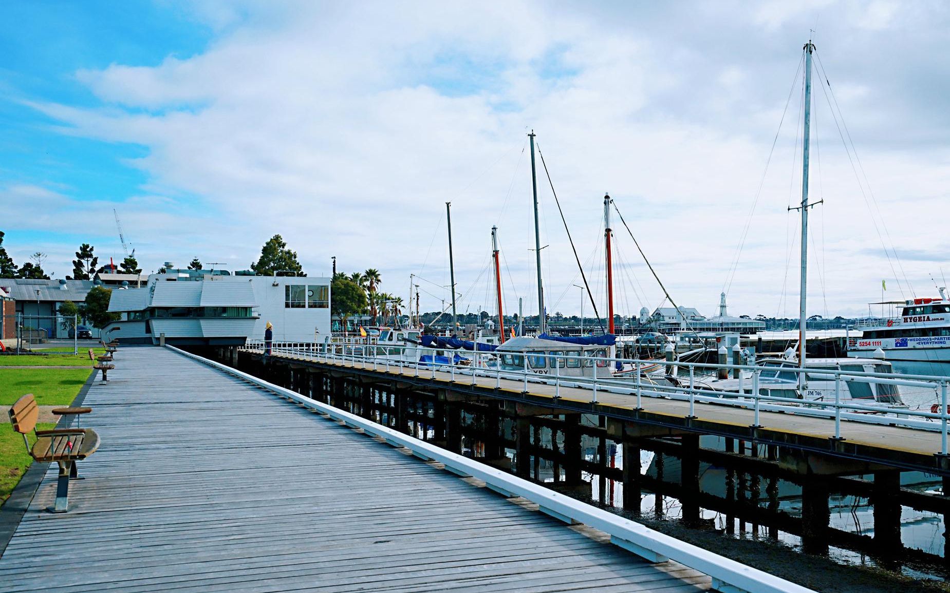 走进澳大利亚墨尔本吉朗小镇植物园感受这里自然和谐的静谧环境和景观