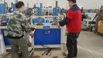 能两个人同时操作的液压方管冲孔机