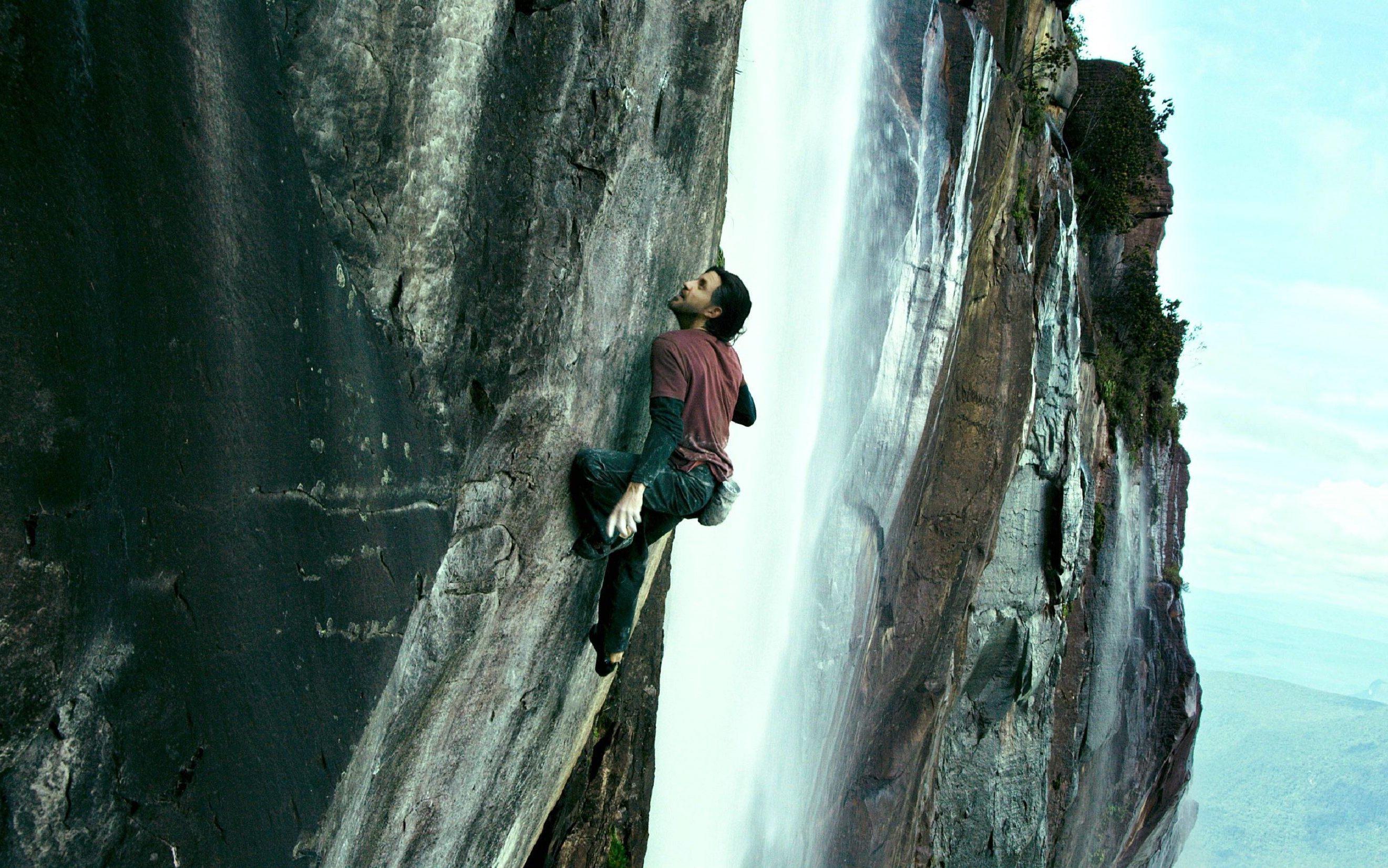 这部电影拍了3年死了3个人才完成满满的雄性荷尔蒙