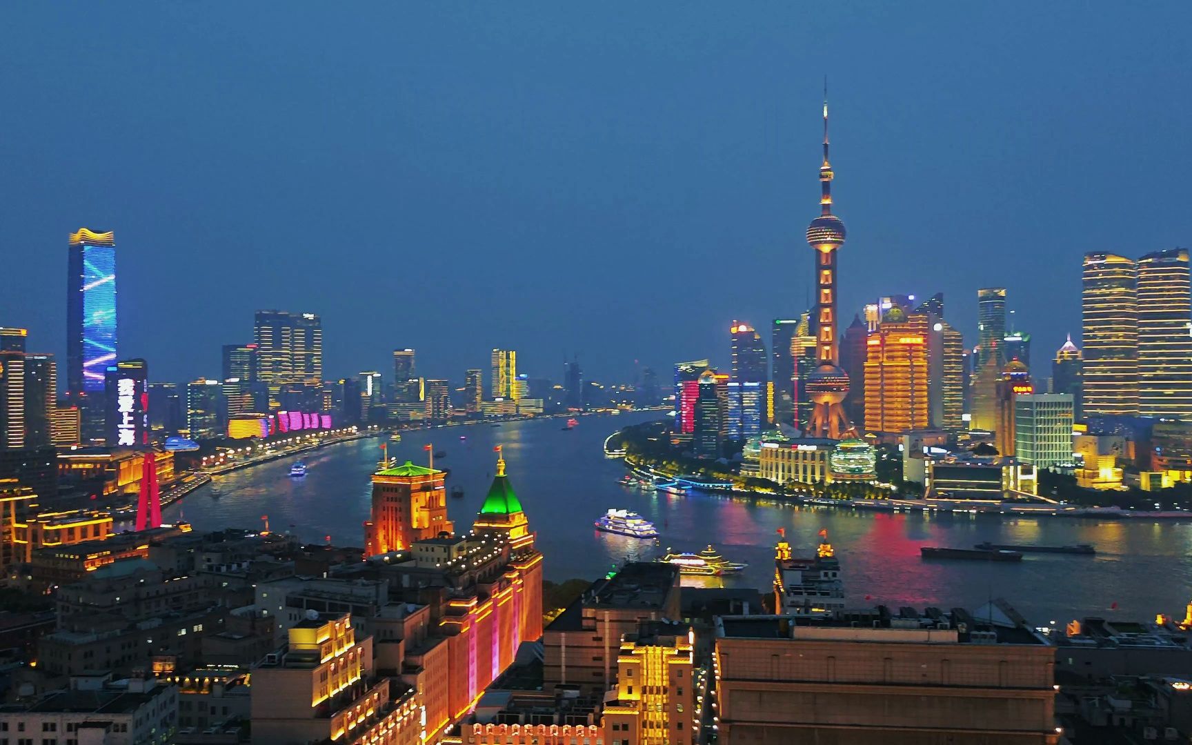 南京路天台酒吧拍黄浦江陆家嘴风景
