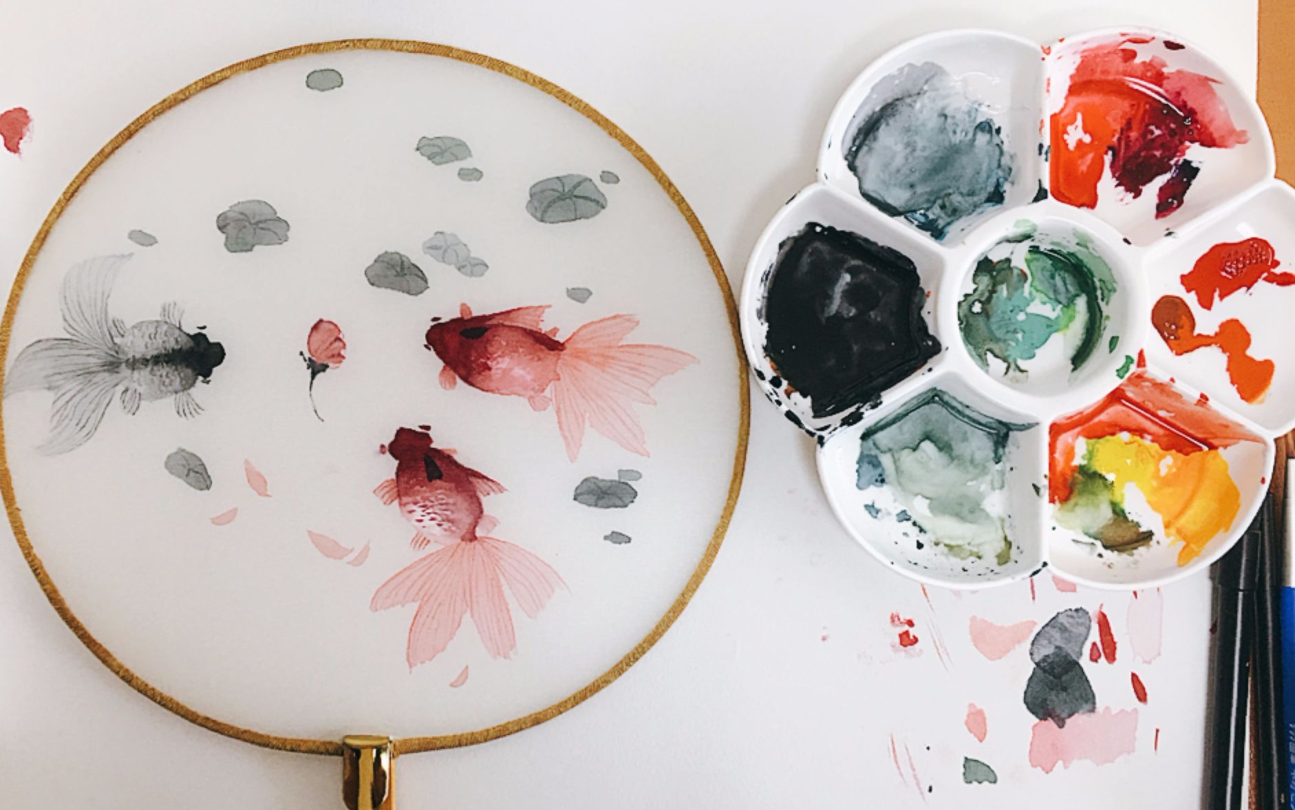 小金鱼【手绘丝质团扇过程】【临摹】