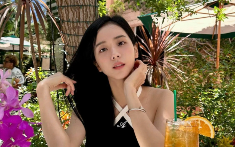 金智秀ins更新 偷偷掉落一组度假风照片