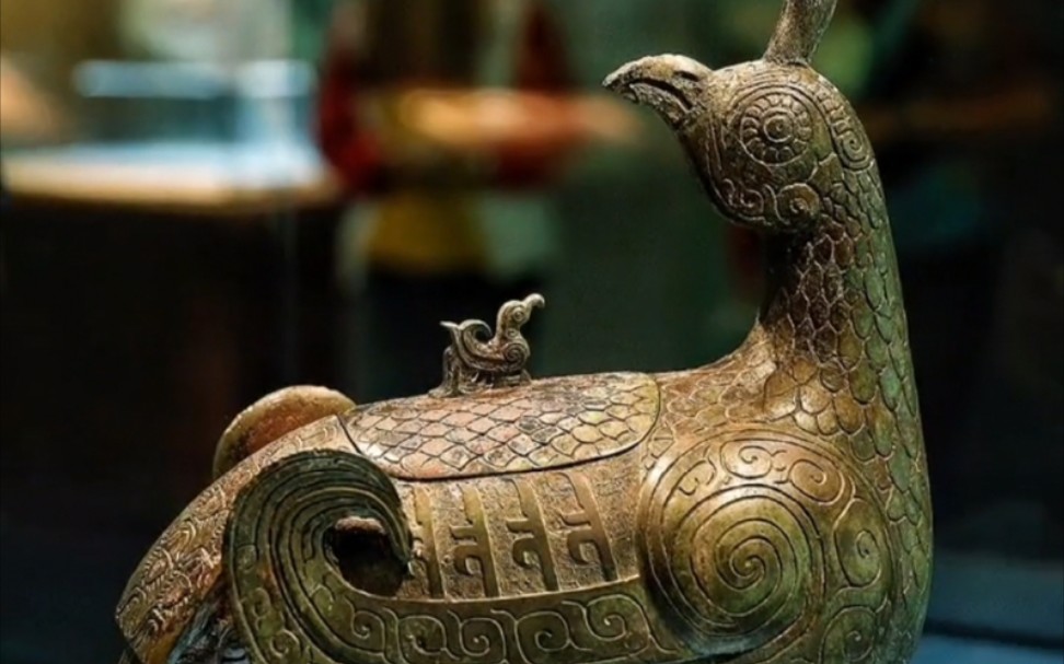 西周晋侯鸟尊,2000年山西曲沃晋侯大墓出土,为祭祀礼器.