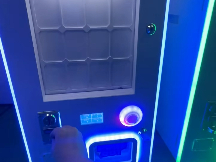 立品动漫出口抽卡机明星卡片机商用投币游戏机