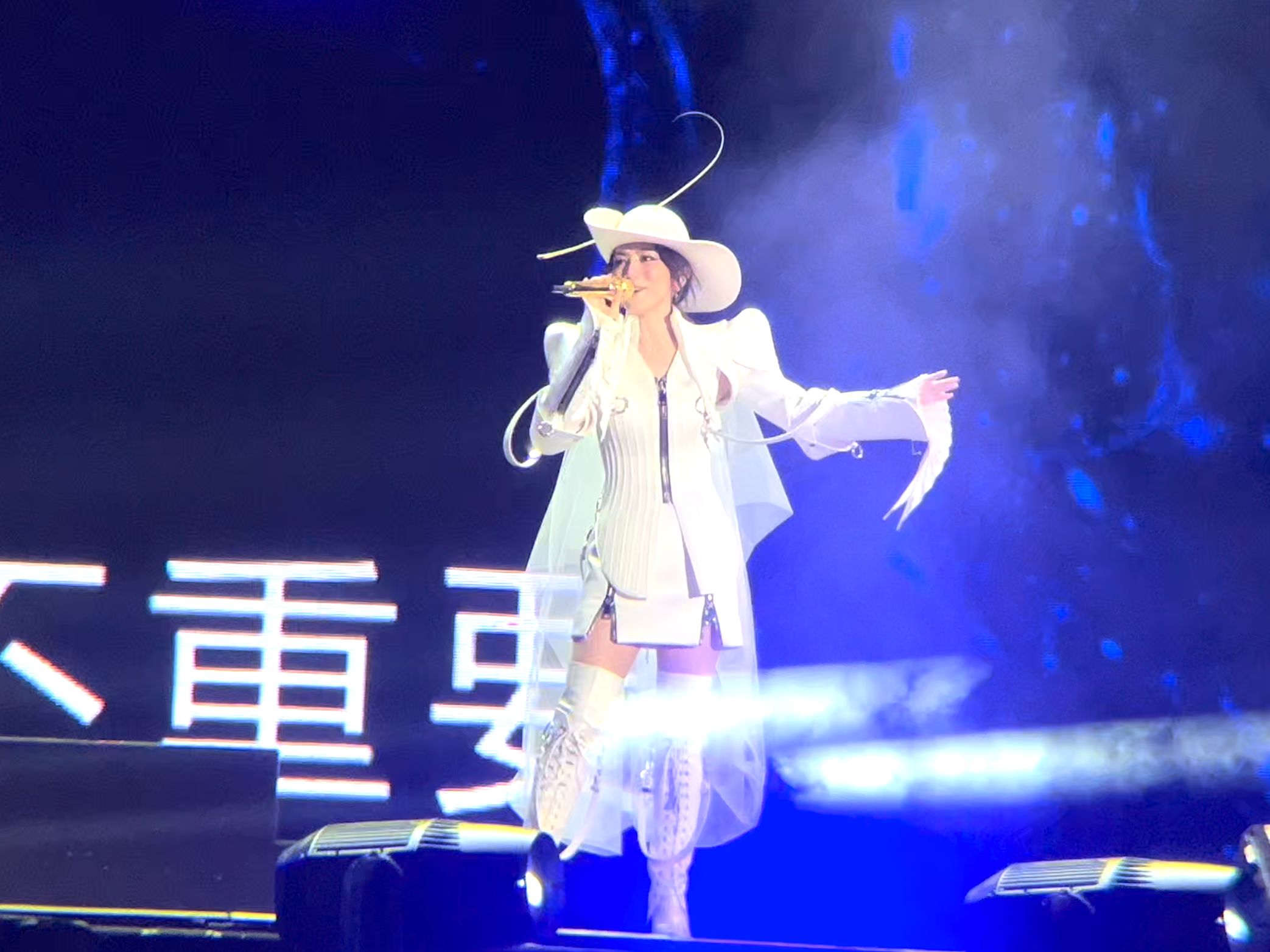 7邓紫棋广州演唱会《摩天动物园/灰狼/来自天堂的魔鬼/talk/光年之外