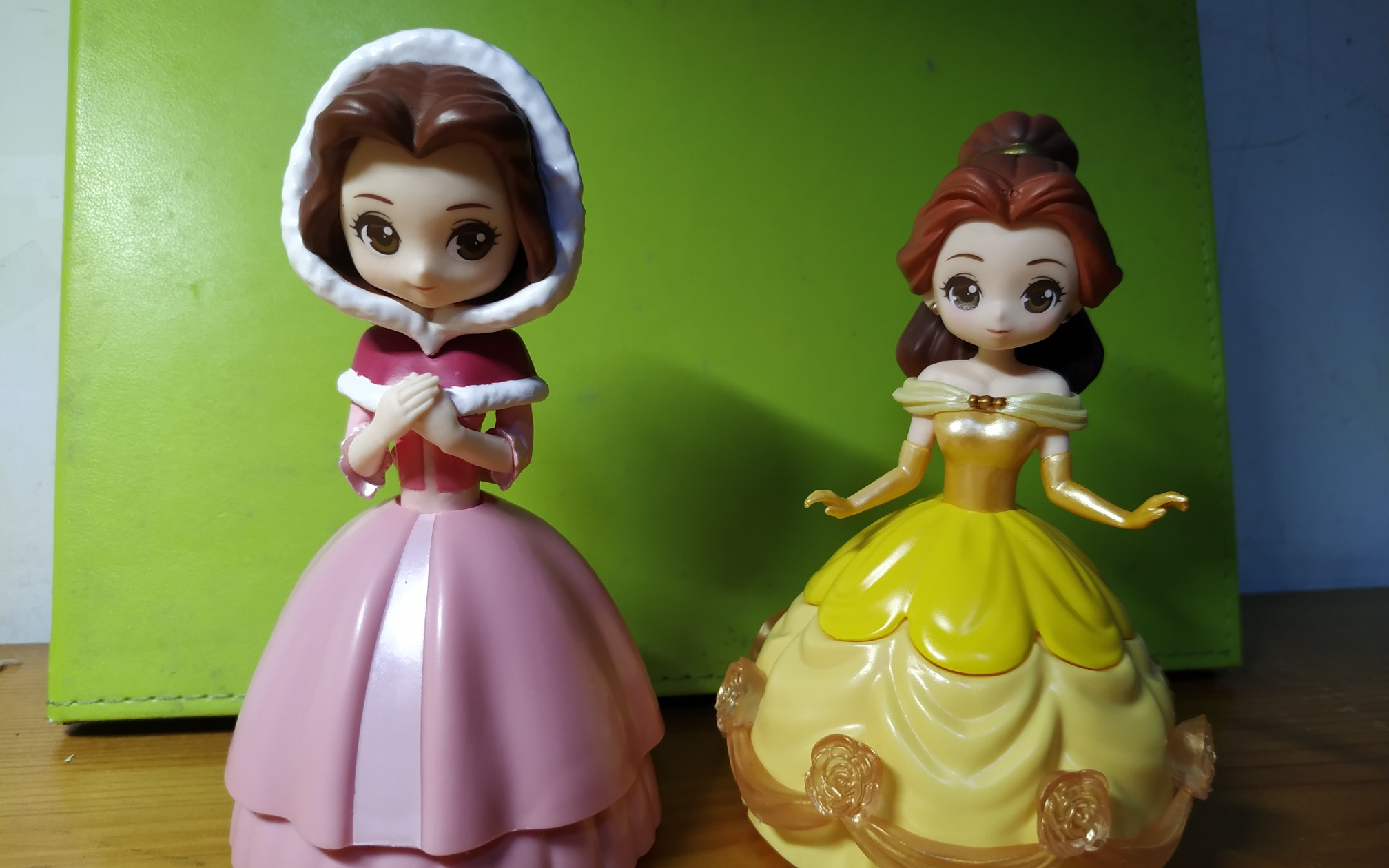 【扭蛋开箱】两只超可爱的贝尔,迪士尼公主扭蛋!